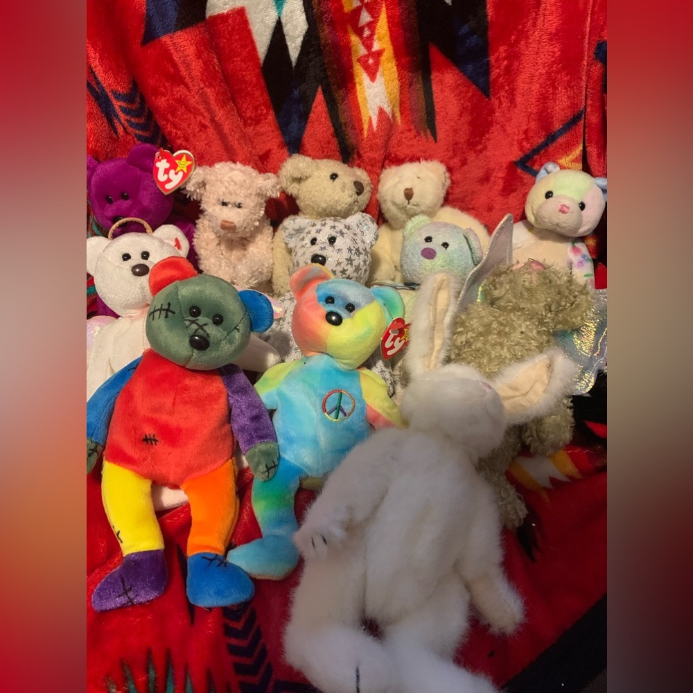bundle / lot of beanie babys and stuffed animals